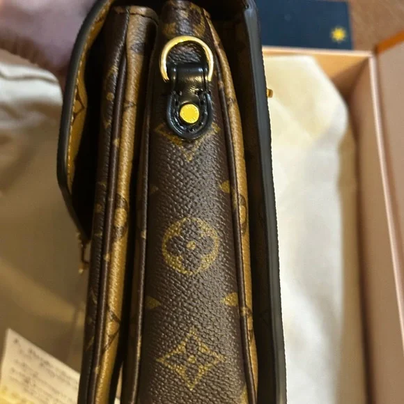 ***SOLD***** BNIB Louis Vuitton Pochette Metis Reverse 2021 - Picture 4 of 16